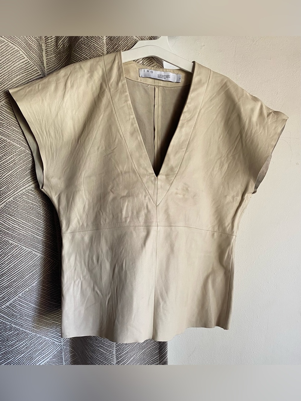 IRO Leather V-Neck Lando Top Women's Beige Sleeveless Sz 36
